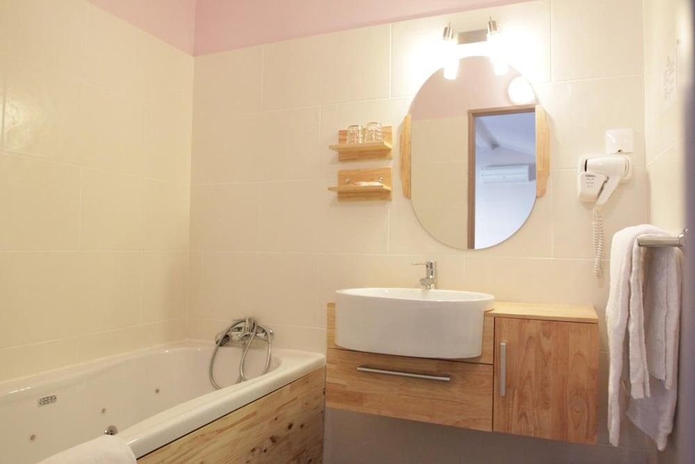 Urban Style, Hotel Le Cheval Noir, Saint-Etienne ภายนอก รูปภาพ